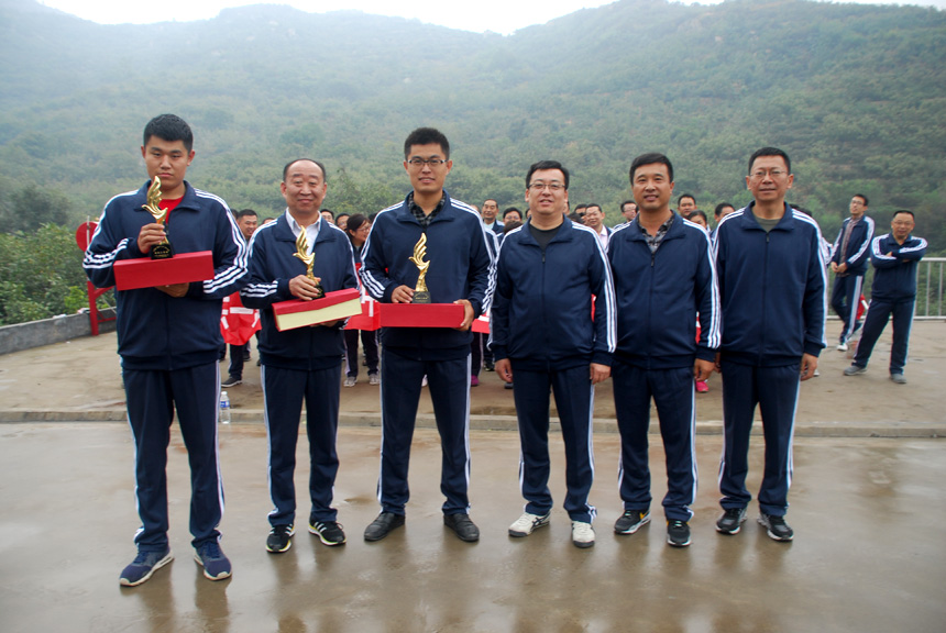 ��˾�ٰ조����졢����Բ��ϲӭʮ�Ŵ󡱵�ɽ����