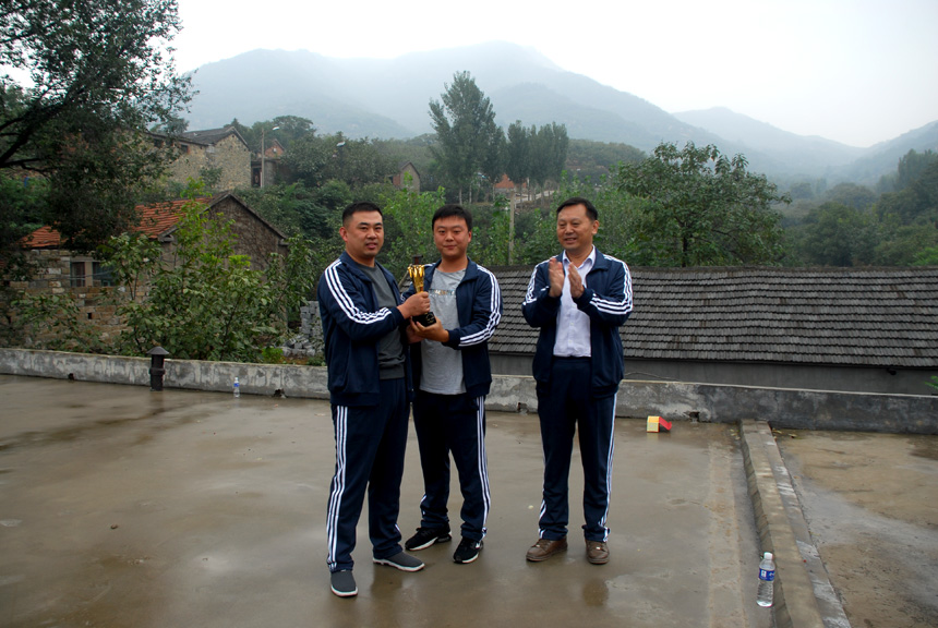 ��˾�ٰ조����졢����Բ��ϲӭʮ�Ŵ󡱵�ɽ����