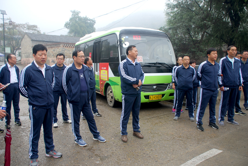 ��˾�ٰ조����졢����Բ��ϲӭʮ�Ŵ󡱵�ɽ����